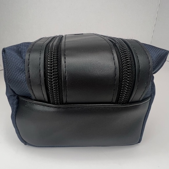 DIOR Men's Double Compartment Toiletry Travel Bag | BLACK NAVY BLUE | NEW!!🖤✔️ - Picture 10 of 14